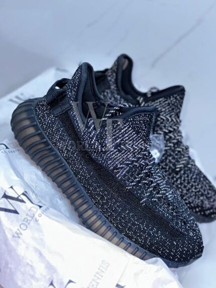 ADIDAS YEEZY NEGRAS
