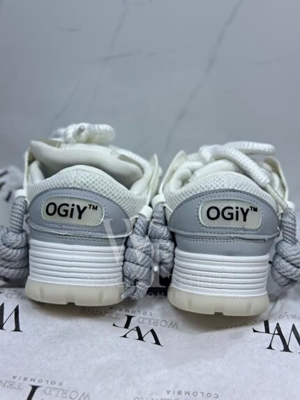 OIGY BLANCAS CON GRIS