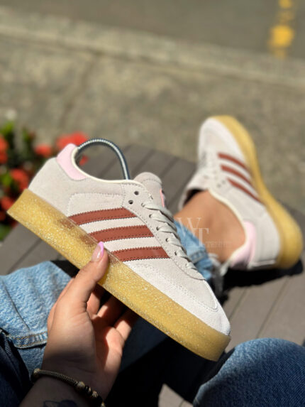 TENNIS BEIGE LÍNEAS CAFÉ