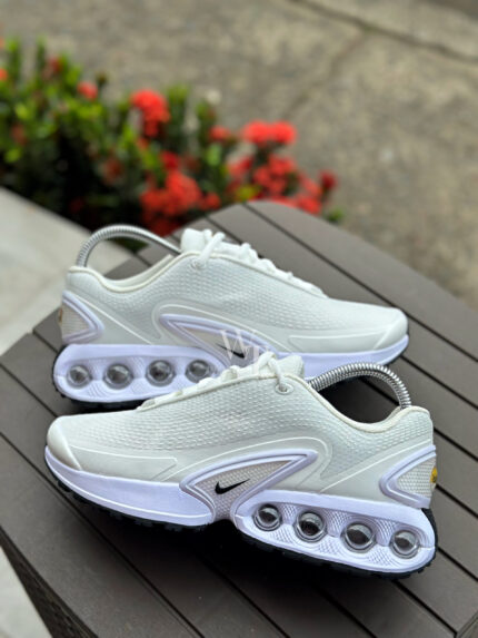 NIKE DN BLANCA