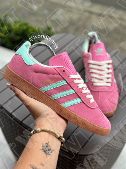 ADIDAS GAZELLE ROSADA LINEA AGUA MARINA
