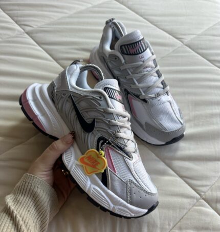 NIKE SKATE NEGRO ROSADO