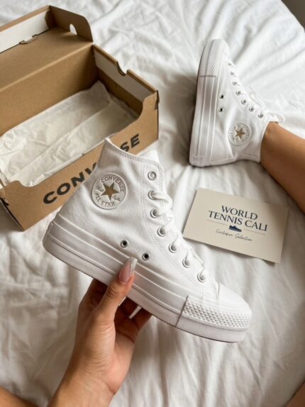 Converse blanca logo dorado