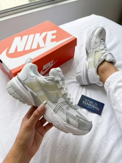Nike v2k blanca plata