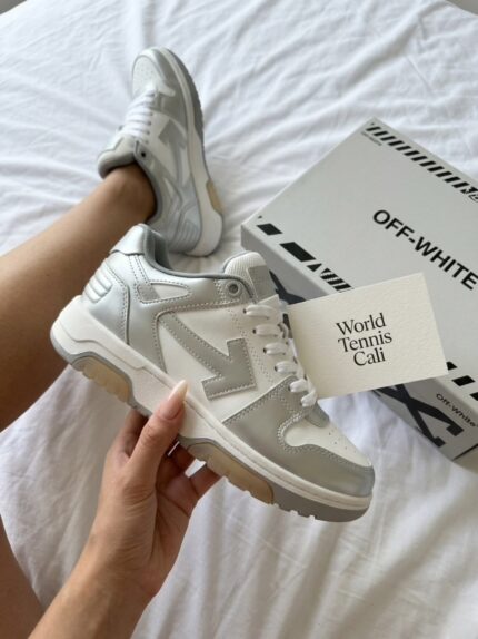 Off white plateada