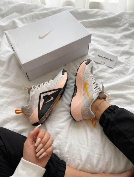 Nike trail gris rosa