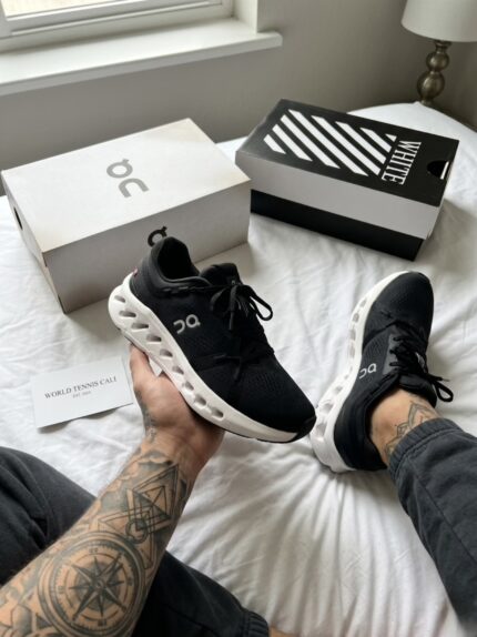 On cloud negra blanca