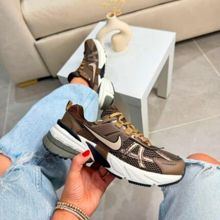 Nike v2k café