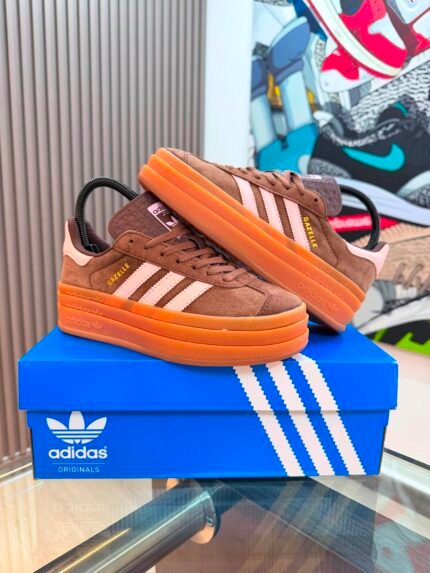 Adidas gazelle plataforma  cafe