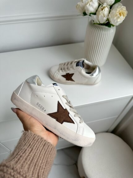 Golden goose estrella café