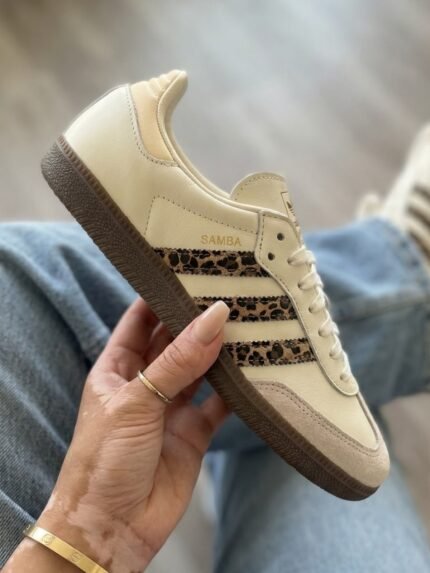 Adidas samba líneas animal print